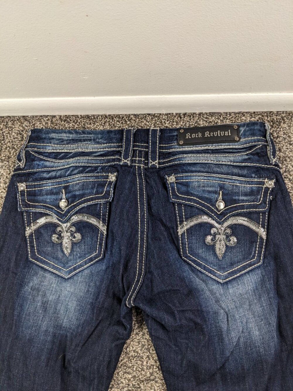 Rock Revival Jeans Sasha Boot Cut Dark Wash Fleur-de-Lis Pockets Womens Sz 31